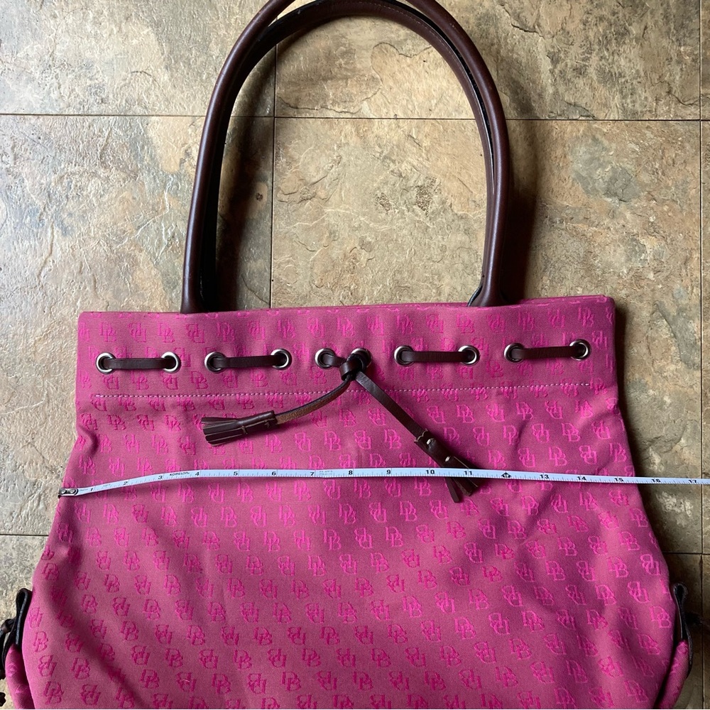 Vintage Dooney&Burke tote Handbag Pink with Logo Canvas and Dual Leather Handles - Picture 2 of 16